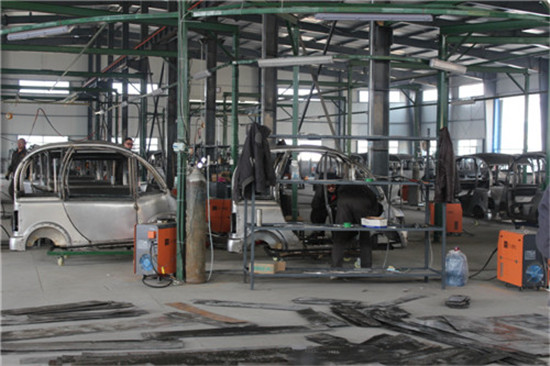 新能源四轮电动车厂房场景